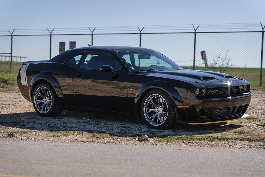 2023 Dodge Challenger SRT Hellcat 3rd Gen - Image 16 of 31