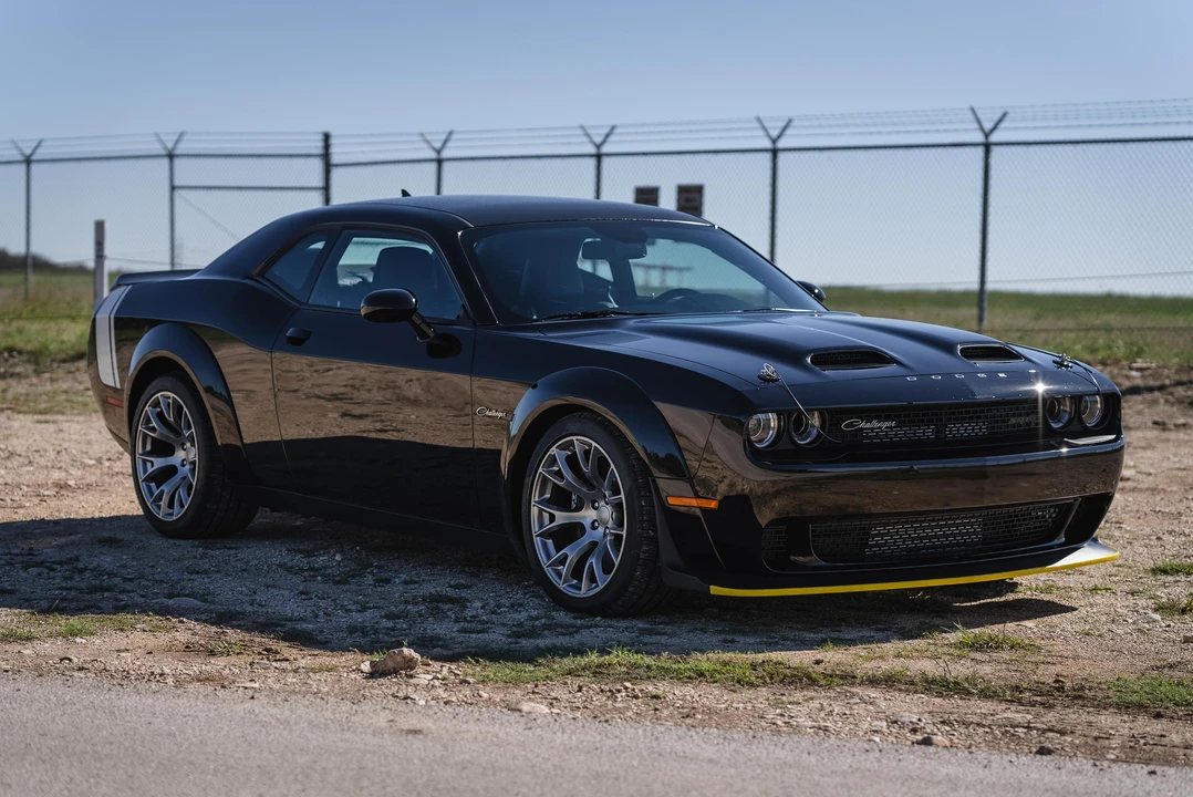 2023 Dodge Challenger SRT Hellcat 3rd Gen - Image 17 of 31