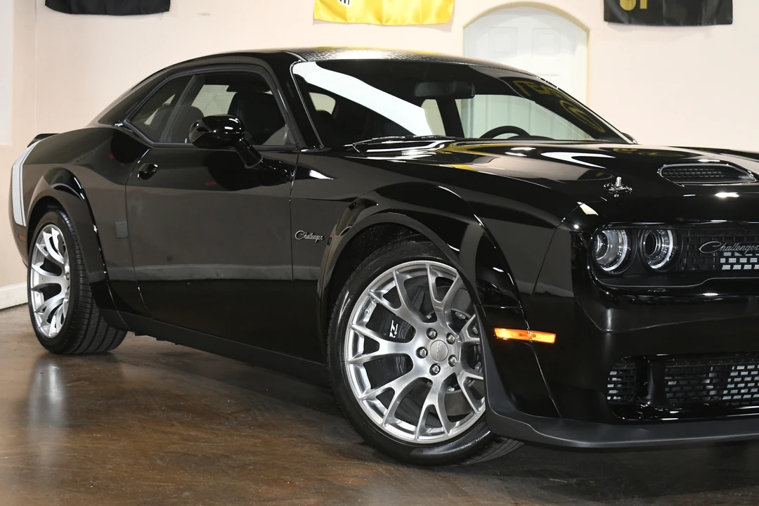 2023 Dodge Challenger SRT Hellcat 3rd Gen - Image 30 of 31