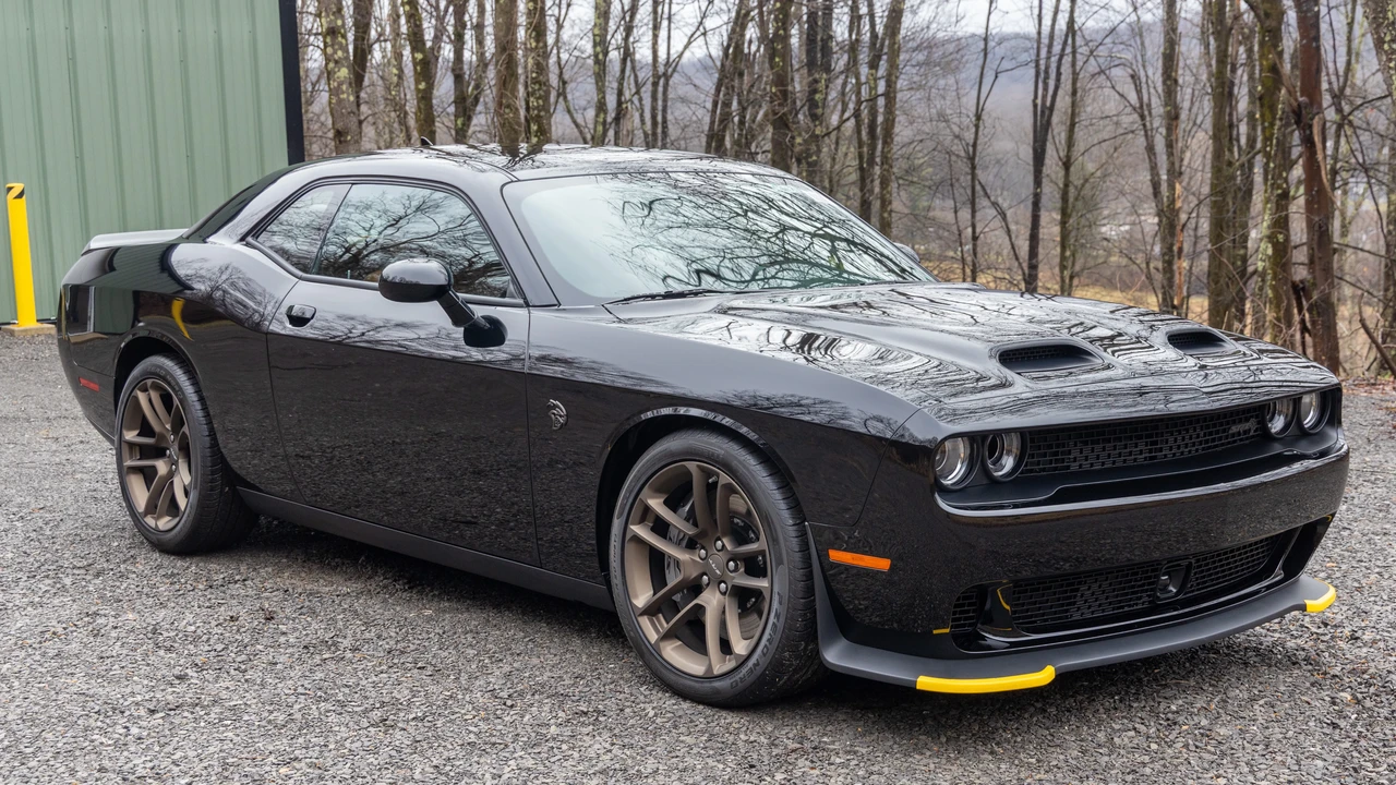 2023 Dodge Challenger SRT Hellcat 3rd Gen - Image 3 of 31