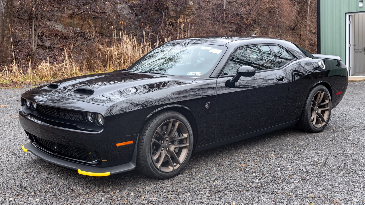 2023 Dodge Challenger SRT Hellcat 3rd Gen - Image 9 of 31
