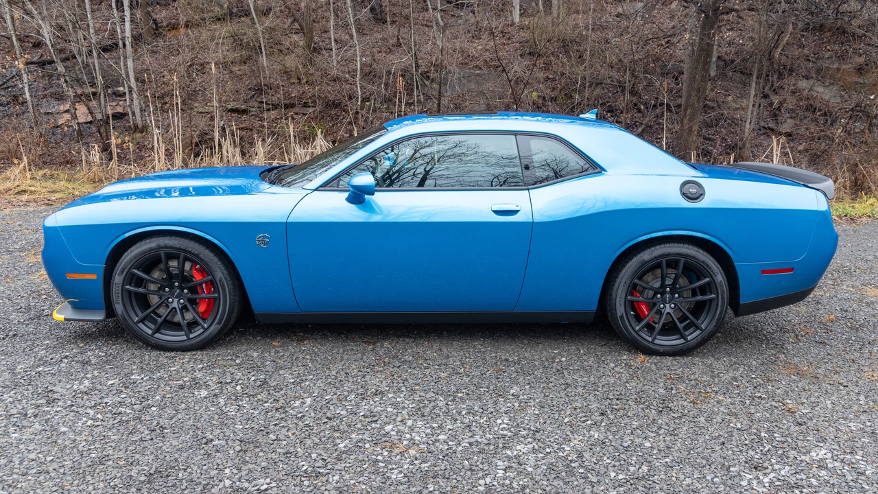 2023 Dodge Challenger SRT Hellcat 3rd Gen - Image 8 of 31