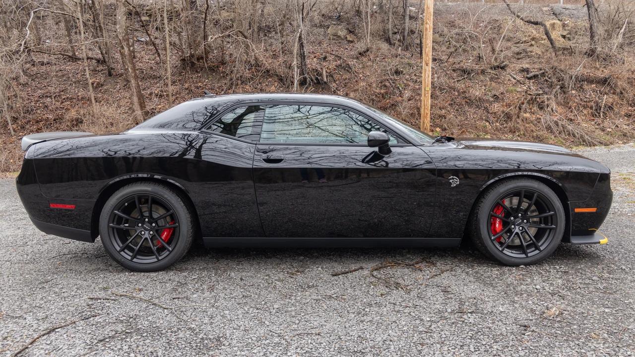 2023 Dodge Challenger SRT Hellcat 3rd Gen - Image 4 of 31