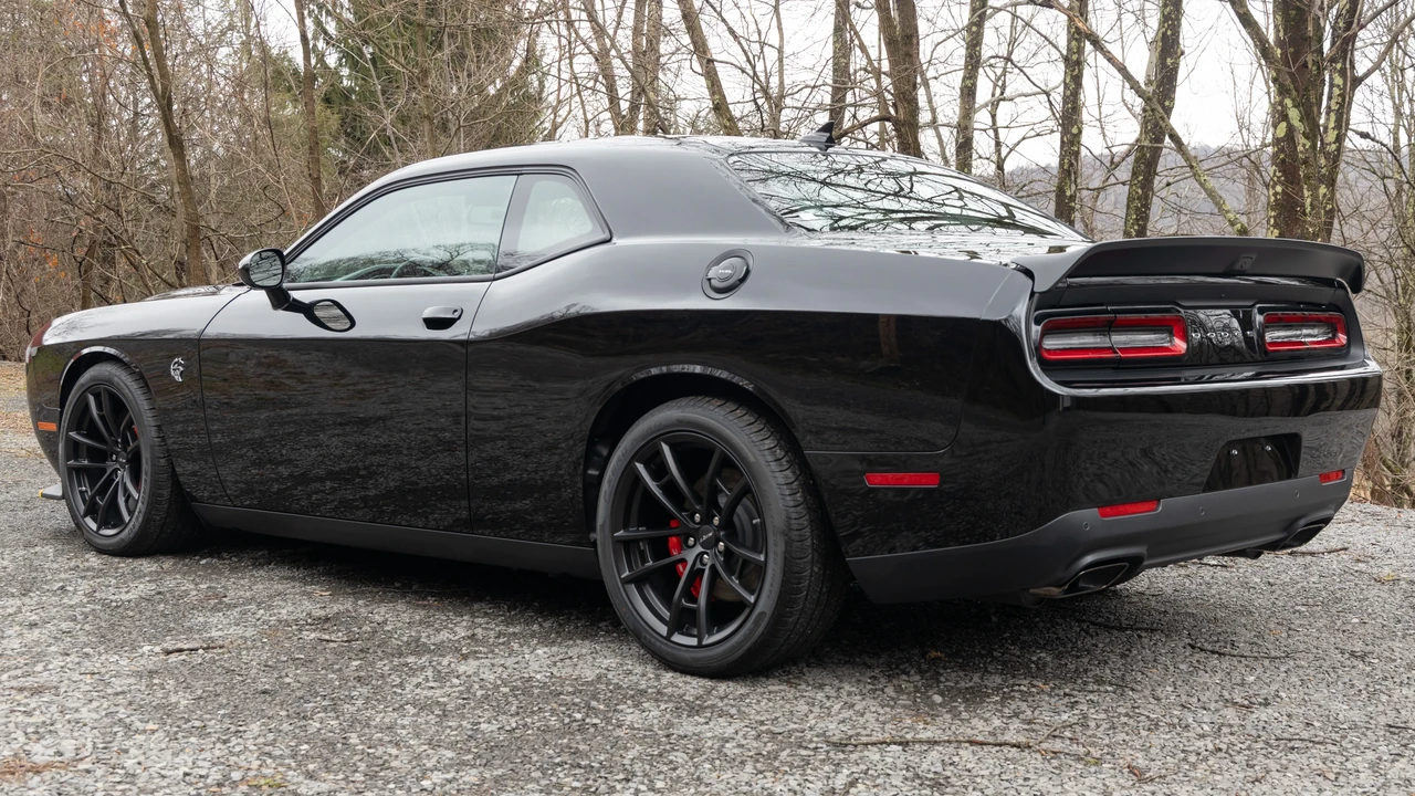2023 Dodge Challenger SRT Hellcat 3rd Gen - Image 7 of 31