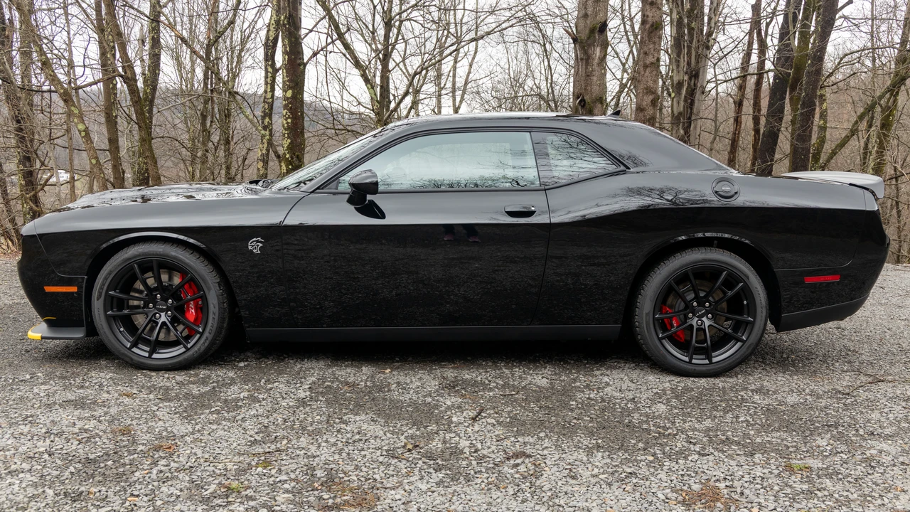 2023 Dodge Challenger SRT Hellcat 3rd Gen - Image 8 of 31
