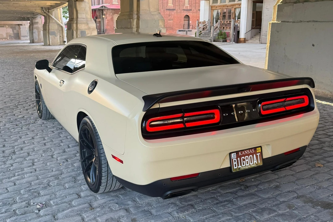 2023 Dodge Challenger SRT Hellcat 3rd Gen - Image 15 of 31