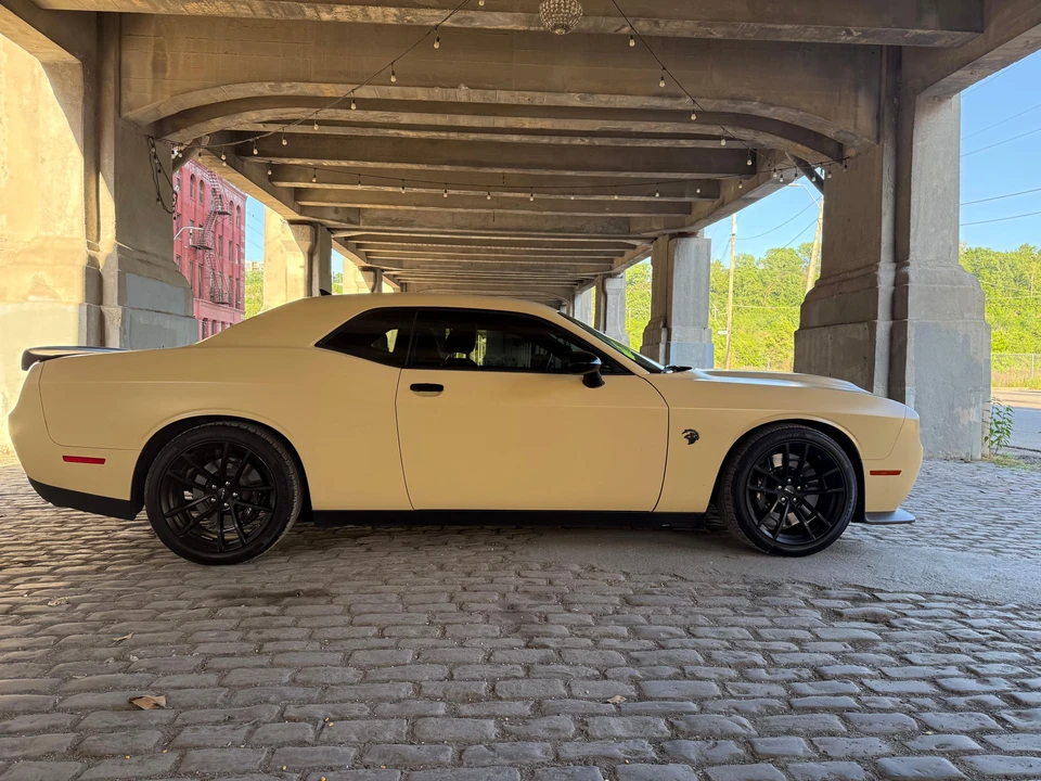 2023 Dodge Challenger SRT Hellcat 3rd Gen - Image 17 of 31