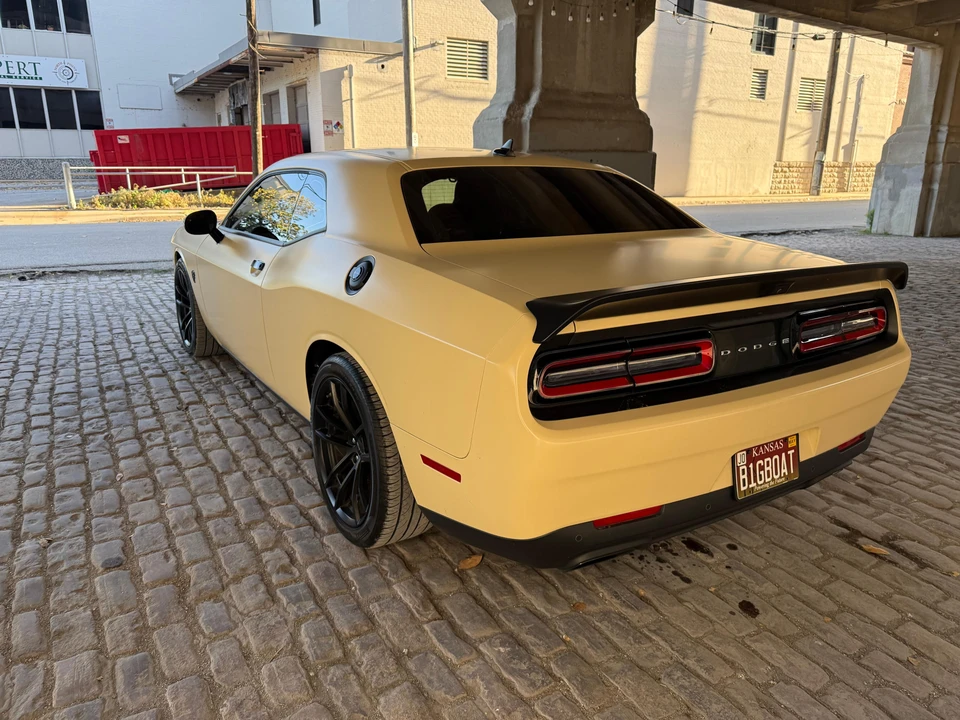 2023 Dodge Challenger SRT Hellcat 3rd Gen - Image 14 of 31