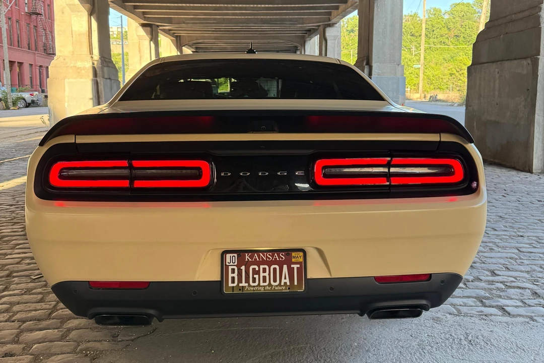 2023 Dodge Challenger SRT Hellcat 3rd Gen - Image 16 of 31