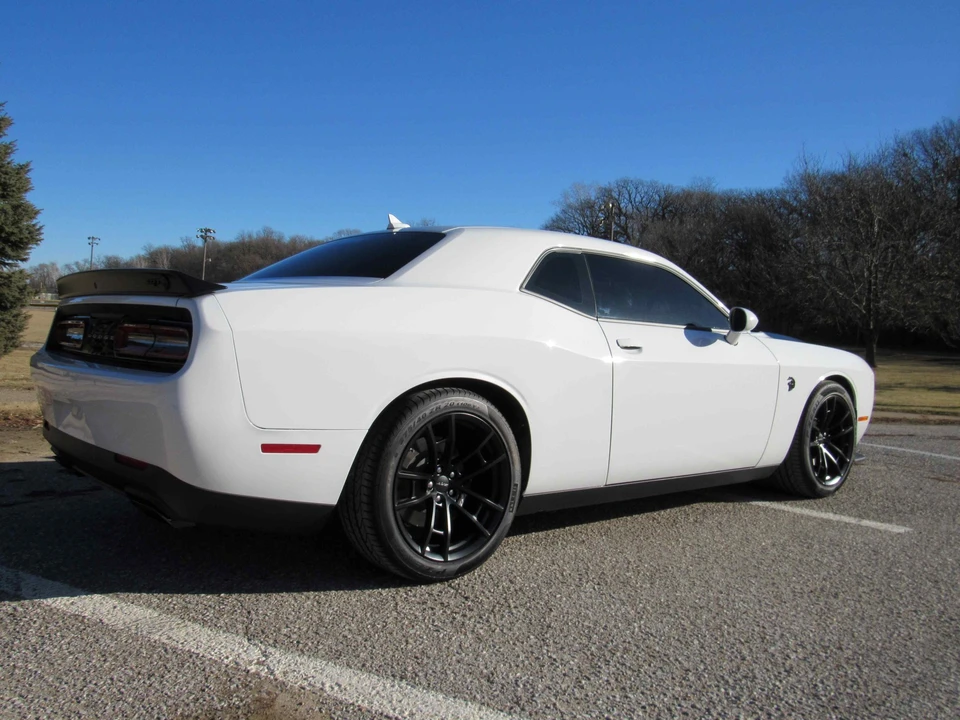 2023 Dodge Challenger SRT Hellcat 3rd Gen - Image 17 of 31
