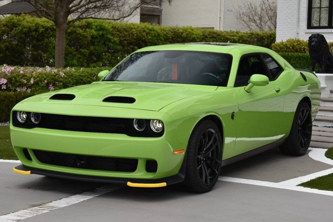 2023 Dodge Challenger SRT Hellcat 3rd Gen - Image 10 of 21