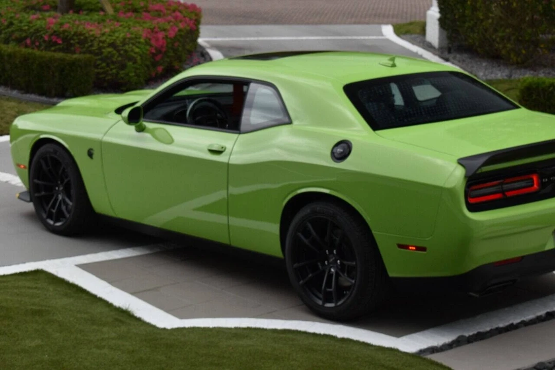 2023 Dodge Challenger SRT Hellcat 3rd Gen - Image 17 of 21