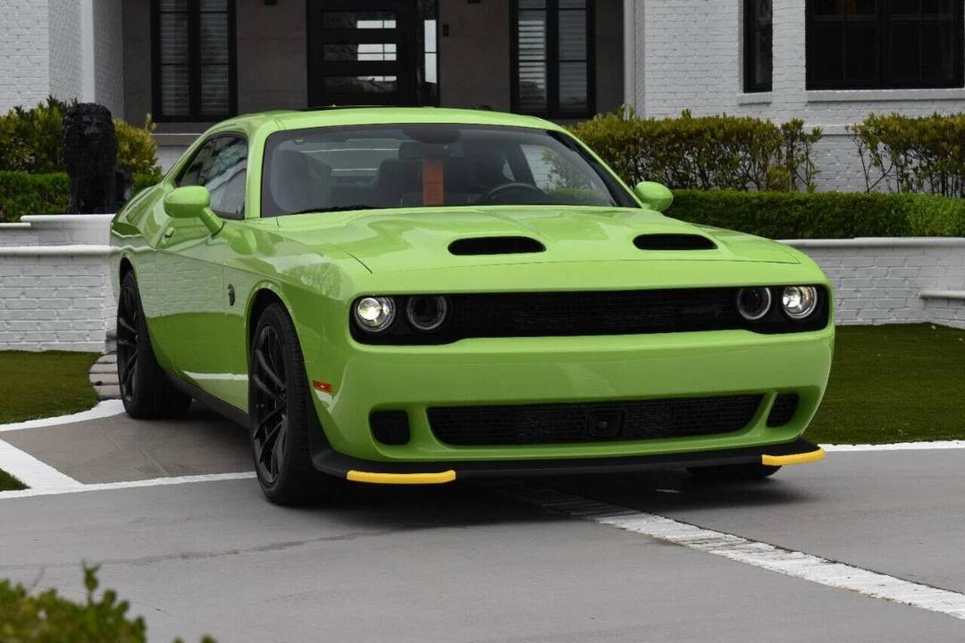 2023 Dodge Challenger SRT Hellcat 3rd Gen - Image 5 of 12