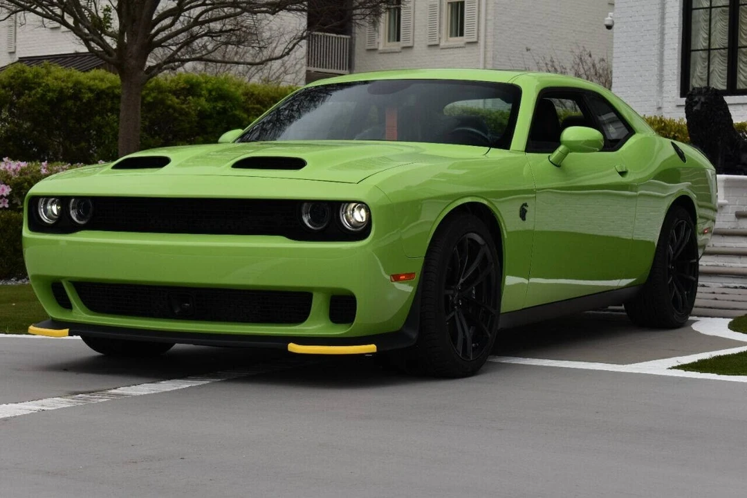 2023 Dodge Challenger SRT Hellcat 3rd Gen - Image 11 of 12