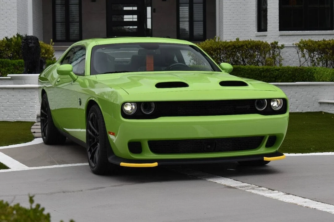 2023 Dodge Challenger SRT Hellcat 3rd Gen - Image 5 of 12