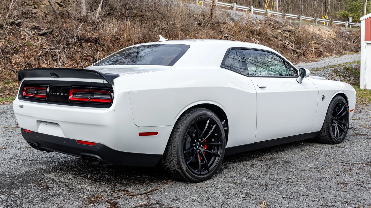 2023 Dodge Challenger SRT Hellcat 3rd Gen - Image 5 of 31