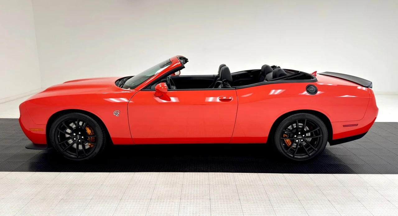 2023 Dodge Challenger SRT Hellcat 3rd Gen - Image 4 of 31