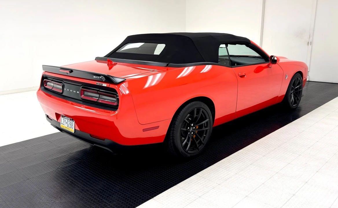 2023 Dodge Challenger SRT Hellcat 3rd Gen - Image 8 of 31