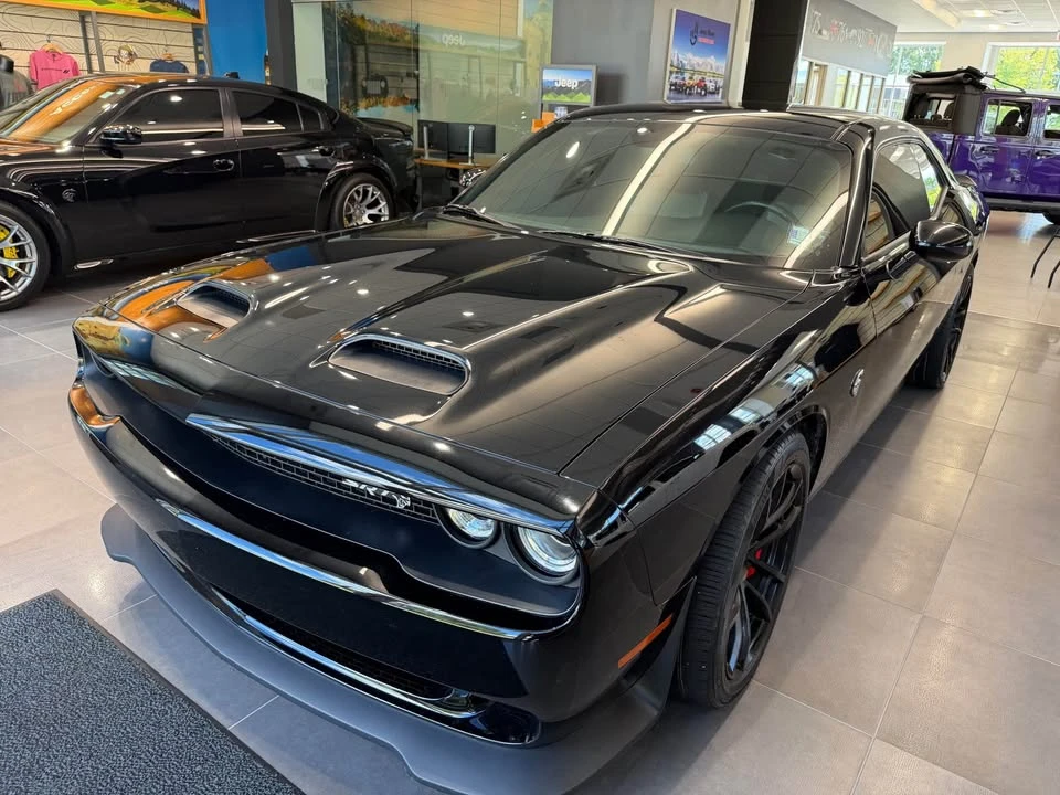 2023 Dodge Challenger SRT Hellcat 3rd Gen - Image 4 of 8