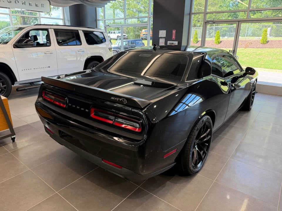 2023 Dodge Challenger SRT Hellcat 3rd Gen - Image 8 of 8