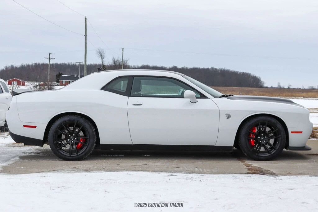 2023 Dodge Challenger SRT Hellcat 3rd Gen - Image 9 of 12