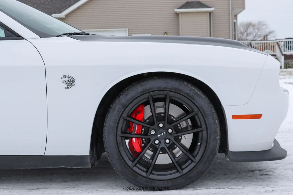 2023 Dodge Challenger SRT Hellcat 3rd Gen - Image 11 of 12