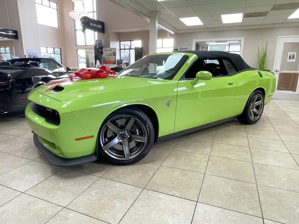 2023 Dodge Challenger SRT Hellcat 3rd Gen - Image 14 of 31