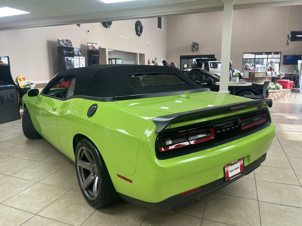 2023 Dodge Challenger SRT Hellcat 3rd Gen - Image 15 of 31