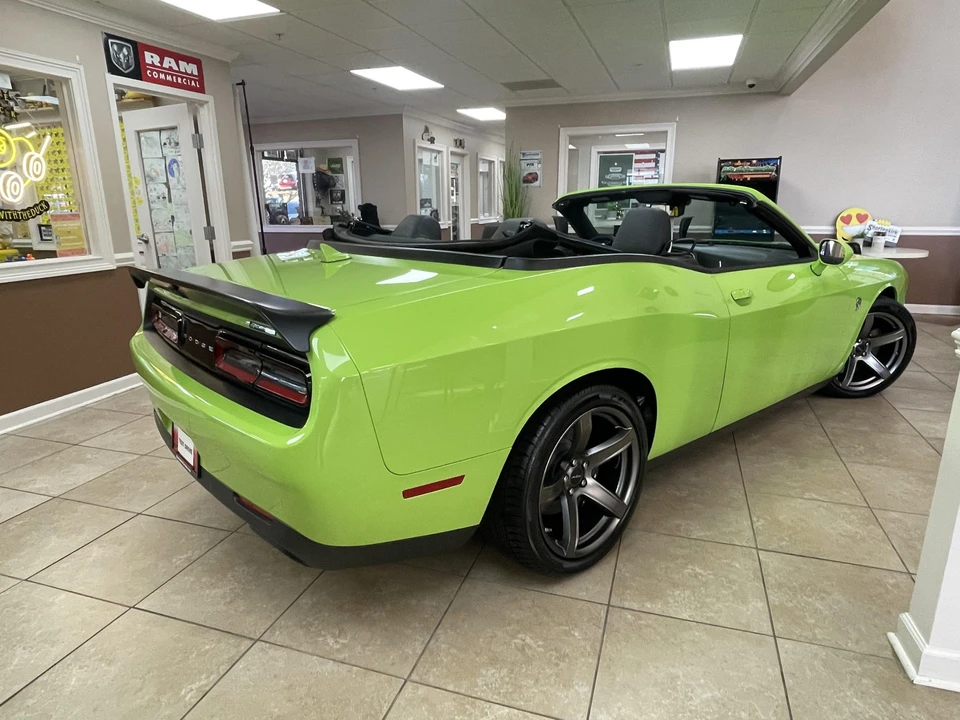 2023 Dodge Challenger SRT Hellcat 3rd Gen - Image 9 of 31