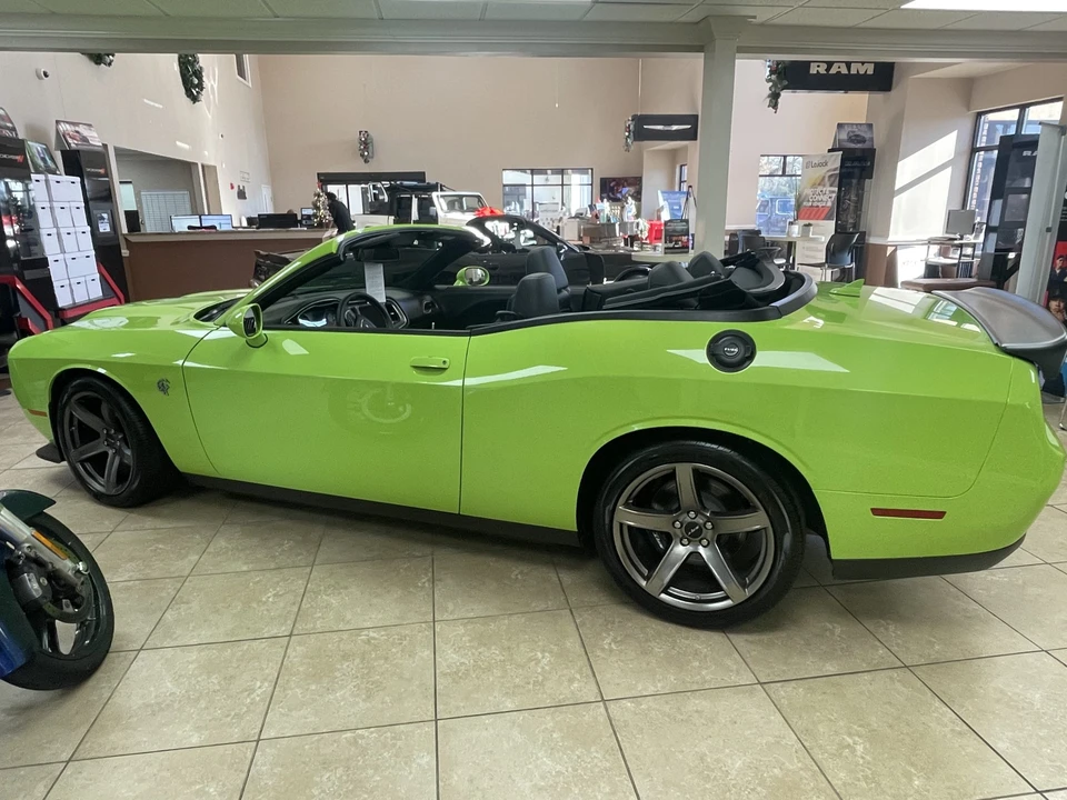 2023 Dodge Challenger SRT Hellcat 3rd Gen - Image 5 of 31