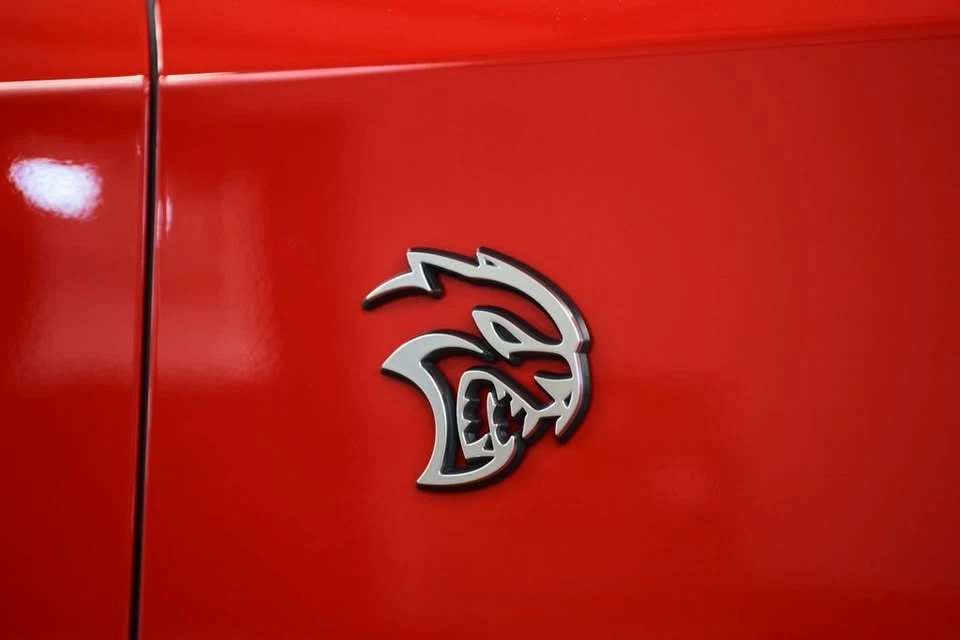 2023 Dodge Challenger SRT Hellcat 3rd Gen - Image 9 of 17