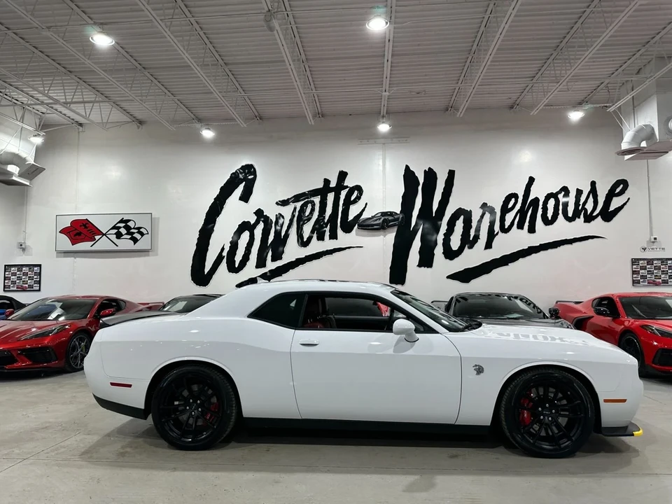 2023 Dodge Challenger SRT Hellcat 3rd Gen - Image 9 of 12