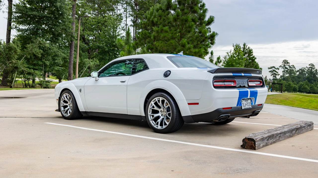 2023 Dodge Challenger SRT Hellcat 3rd Gen - Image 8 of 31