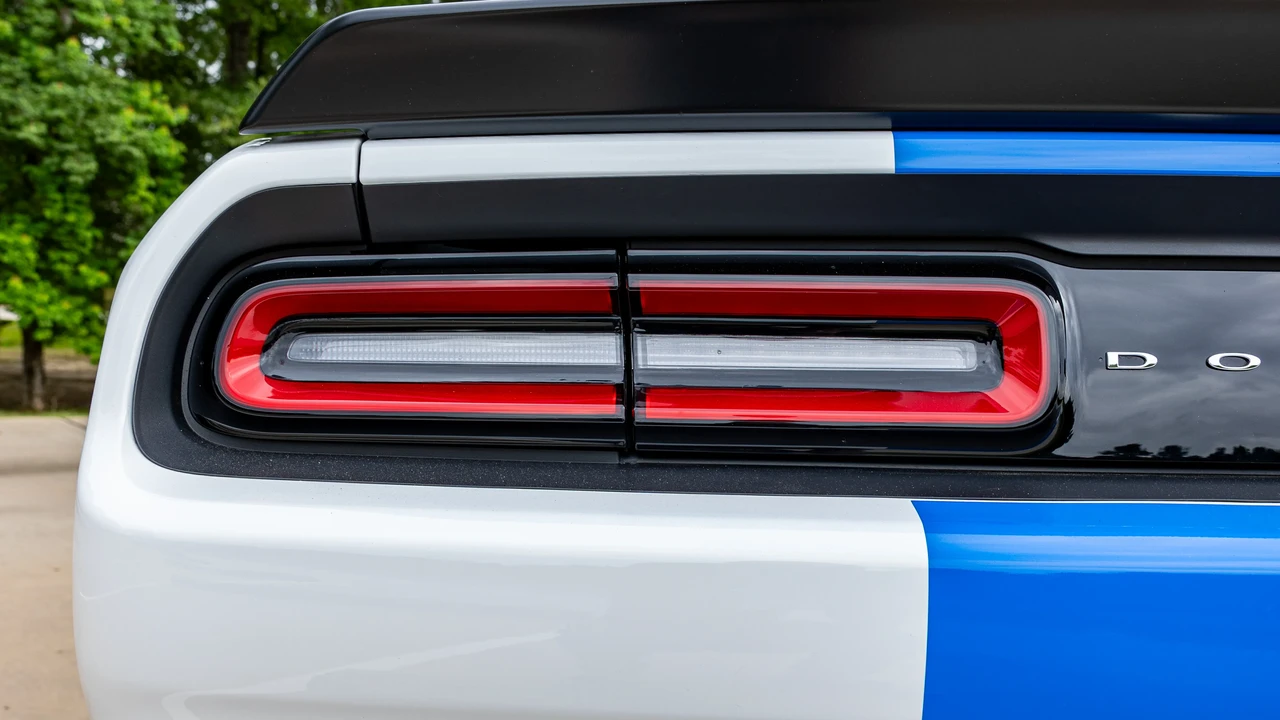2023 Dodge Challenger SRT Hellcat 3rd Gen - Image 17 of 31
