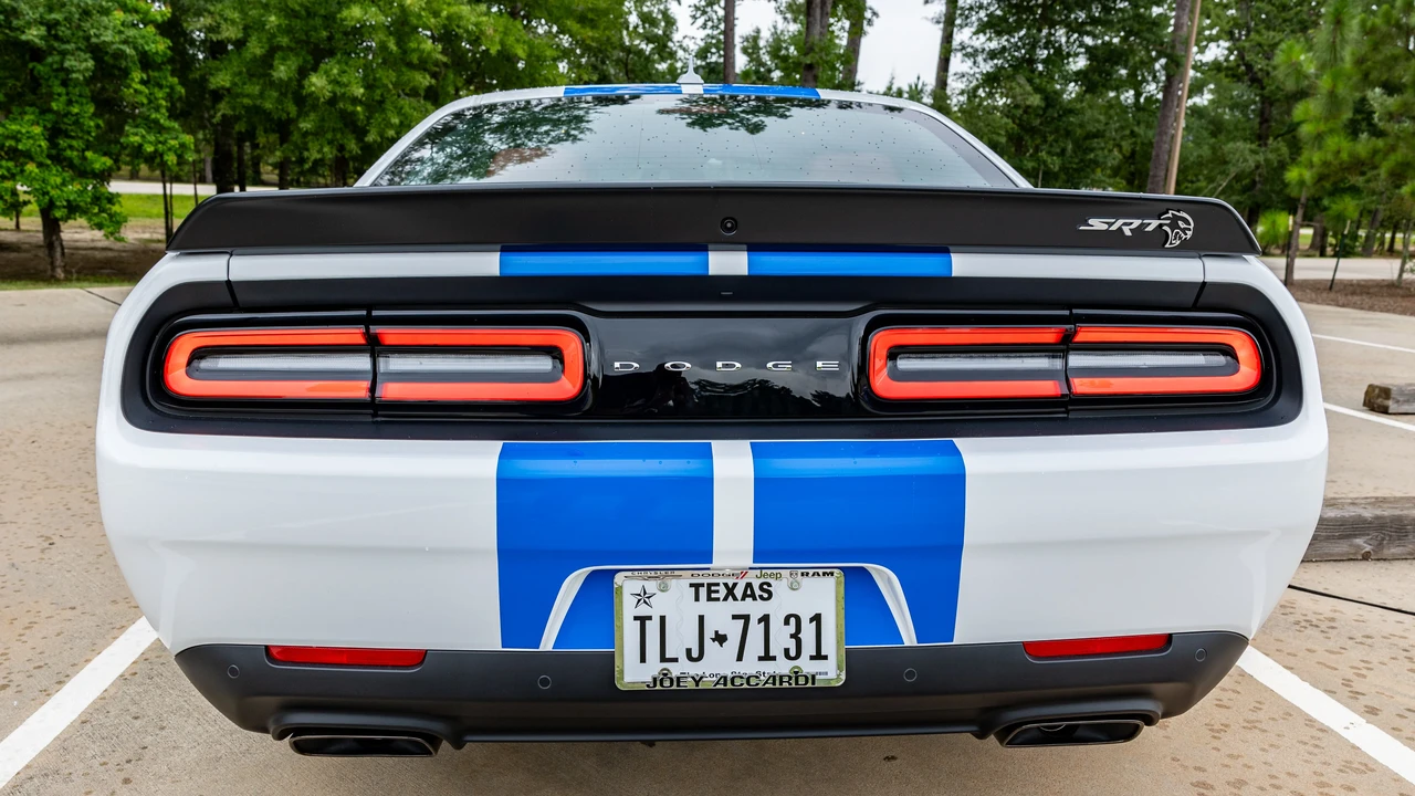 2023 Dodge Challenger SRT Hellcat 3rd Gen - Image 14 of 31
