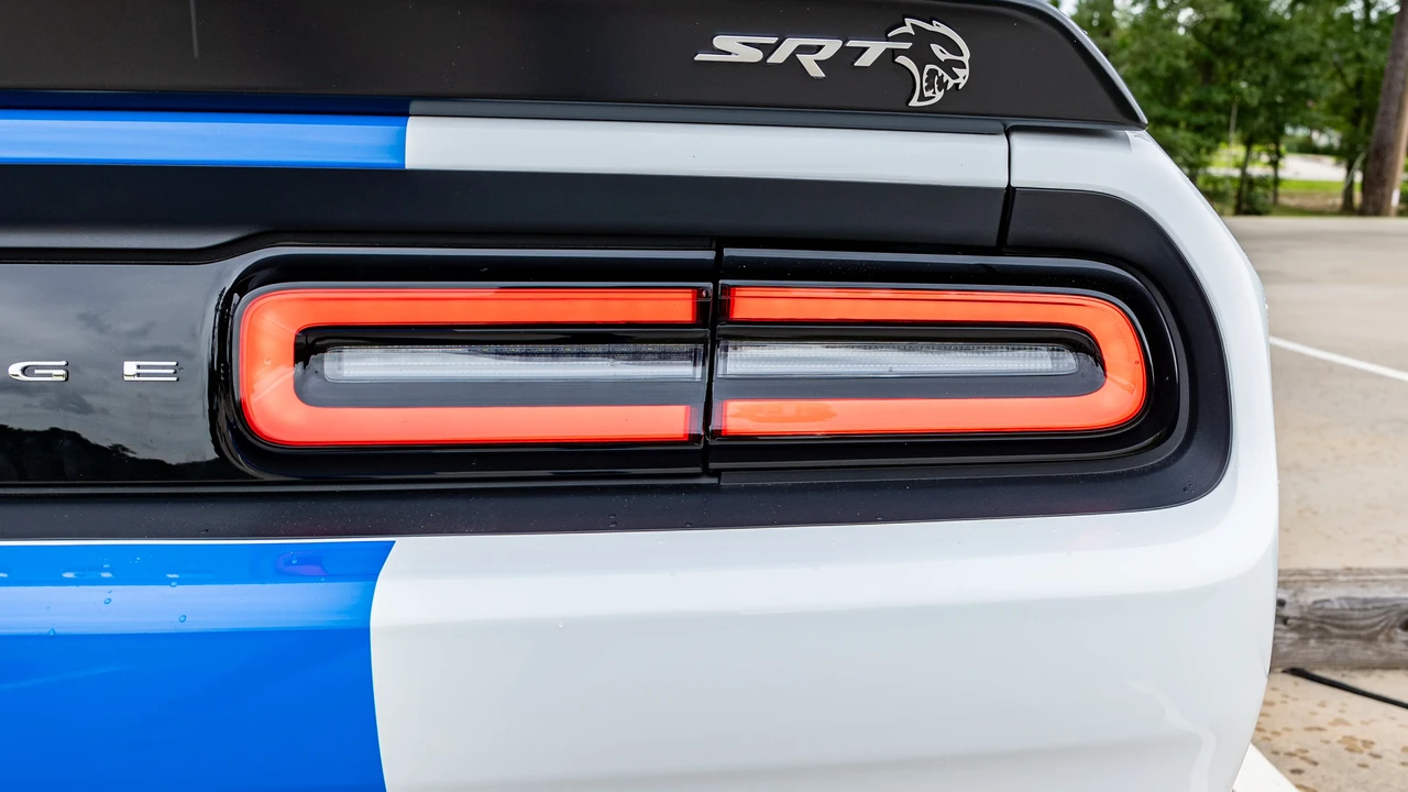 2023 Dodge Challenger SRT Hellcat 3rd Gen - Image 16 of 31