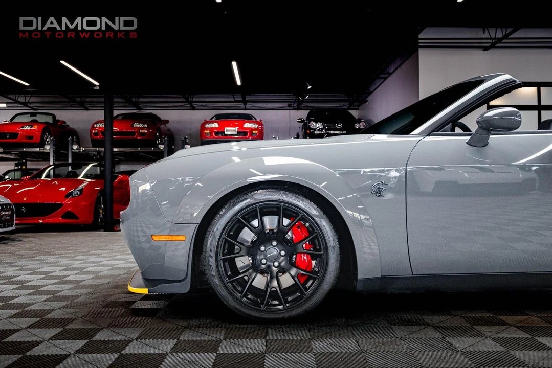 2023 Dodge Challenger SRT Hellcat 3rd Gen - Image 9 of 12