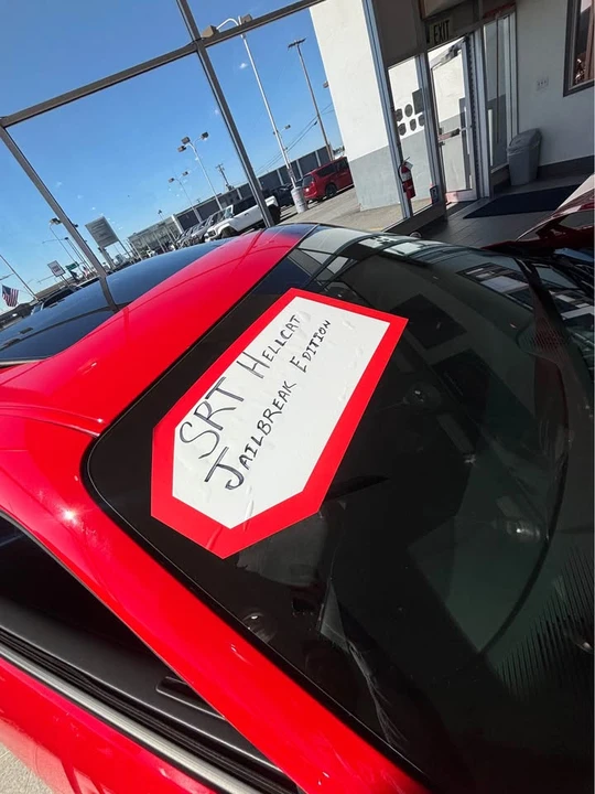 2023 Dodge Challenger SRT Hellcat 3rd Gen - Image 8 of 11