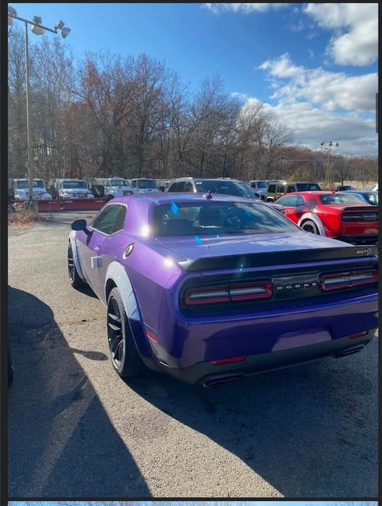 2023 Dodge Challenger SRT Hellcat 3rd Gen - Image 15 of 16