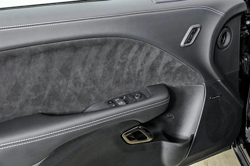 2023 Dodge Challenger SRT Hellcat 3rd Gen - Image 13 of 31