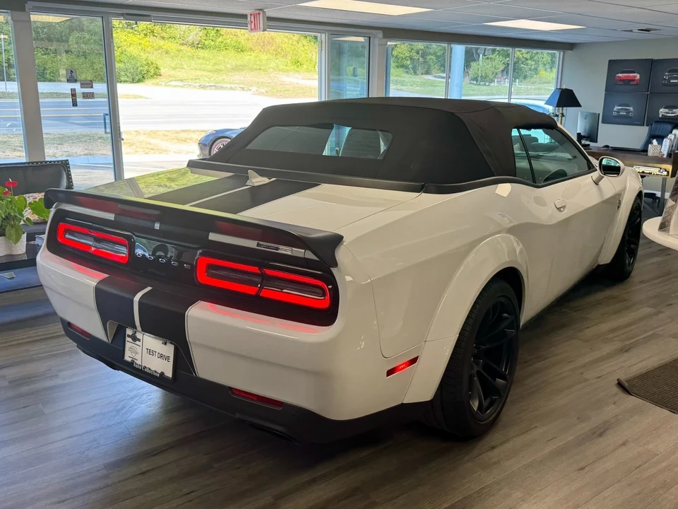 2023 Dodge Challenger SRT Hellcat 3rd Gen - Image 15 of 21