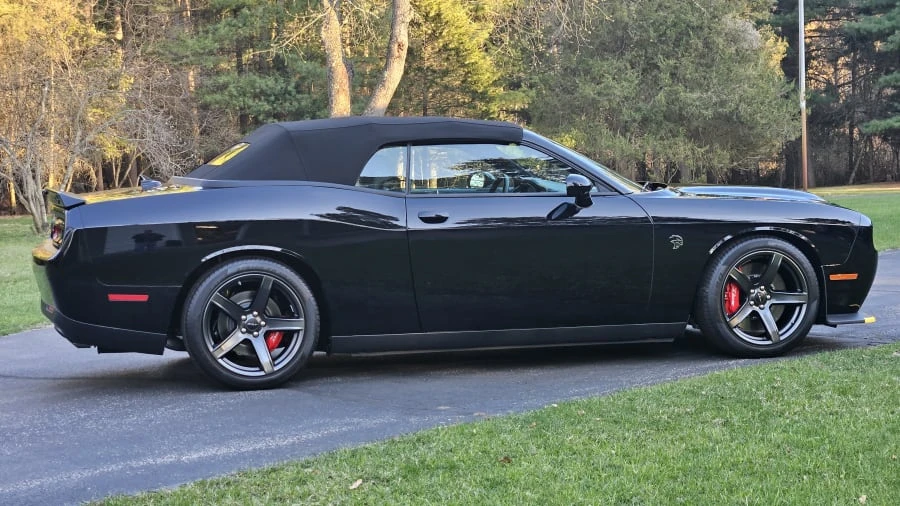2023 Dodge Challenger SRT Hellcat 3rd Gen - Image 9 of 12