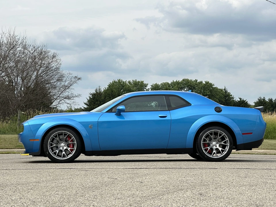 2023 Dodge Challenger SRT Hellcat 3rd Gen - Image 17 of 31