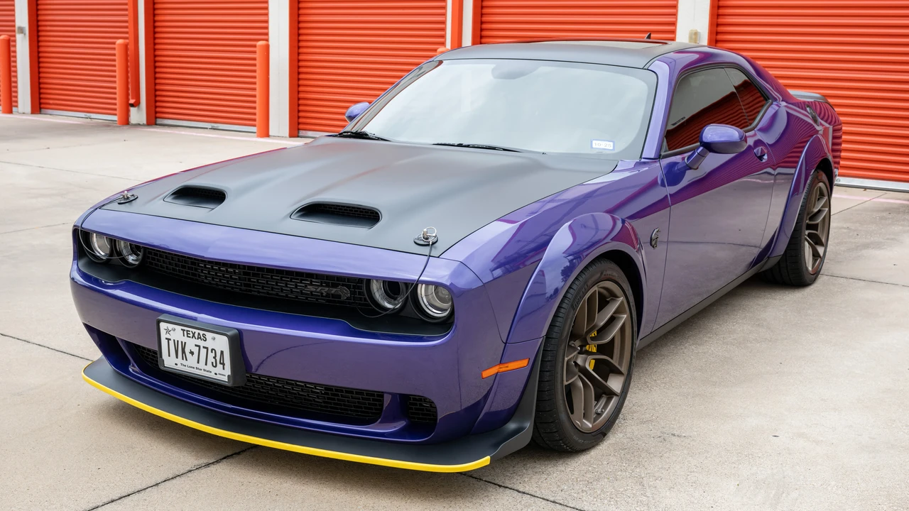 2023 Dodge Challenger SRT Hellcat 3rd Gen - Image 9 of 31