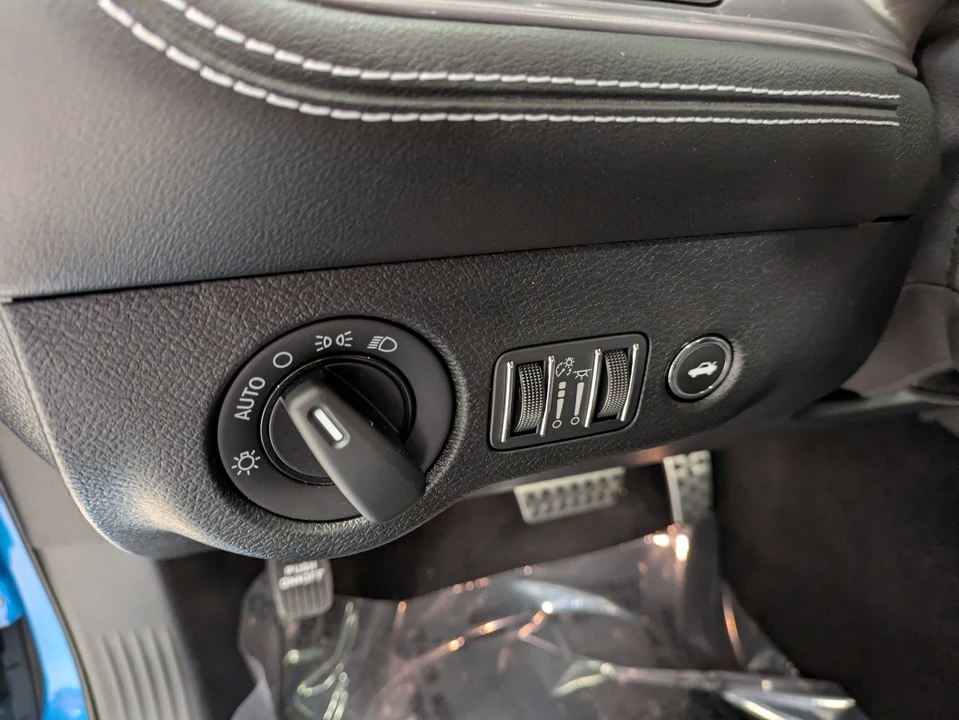 2023 Dodge Challenger SRT Hellcat 3rd Gen - Image 17 of 21