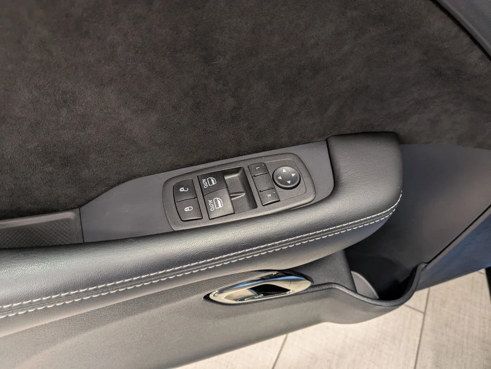 2023 Dodge Challenger SRT Hellcat 3rd Gen - Image 16 of 21
