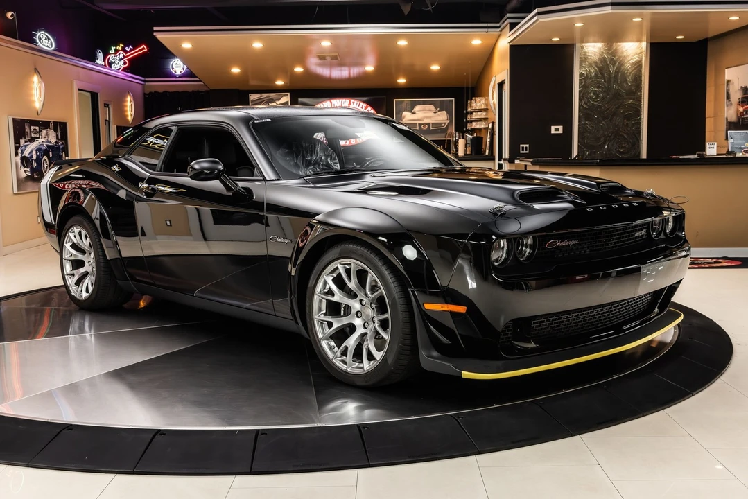 2023 Dodge Challenger SRT Hellcat 3rd Gen - Image 9 of 24