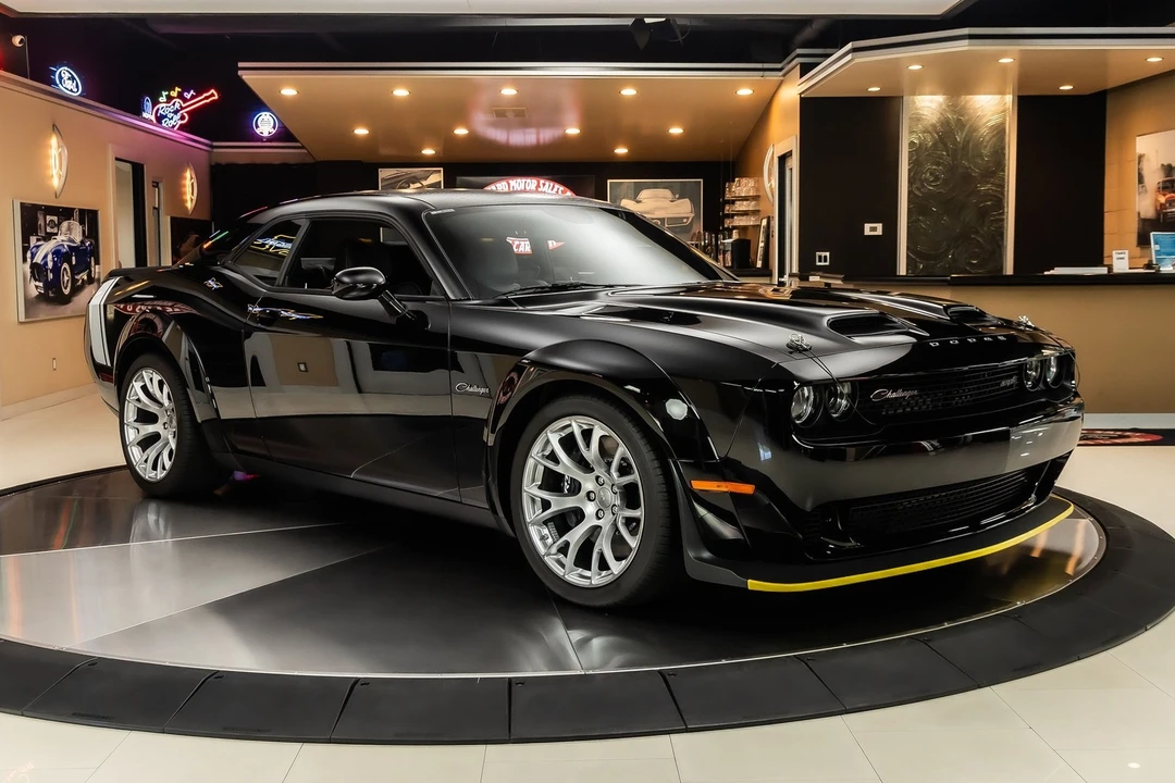 2023 Dodge Challenger SRT Hellcat 3rd Gen - Image 9 of 24