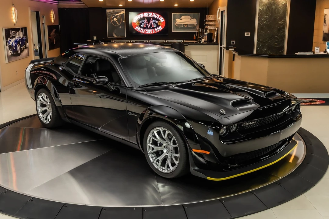 2023 Dodge Challenger SRT Hellcat 3rd Gen - Image 10 of 24