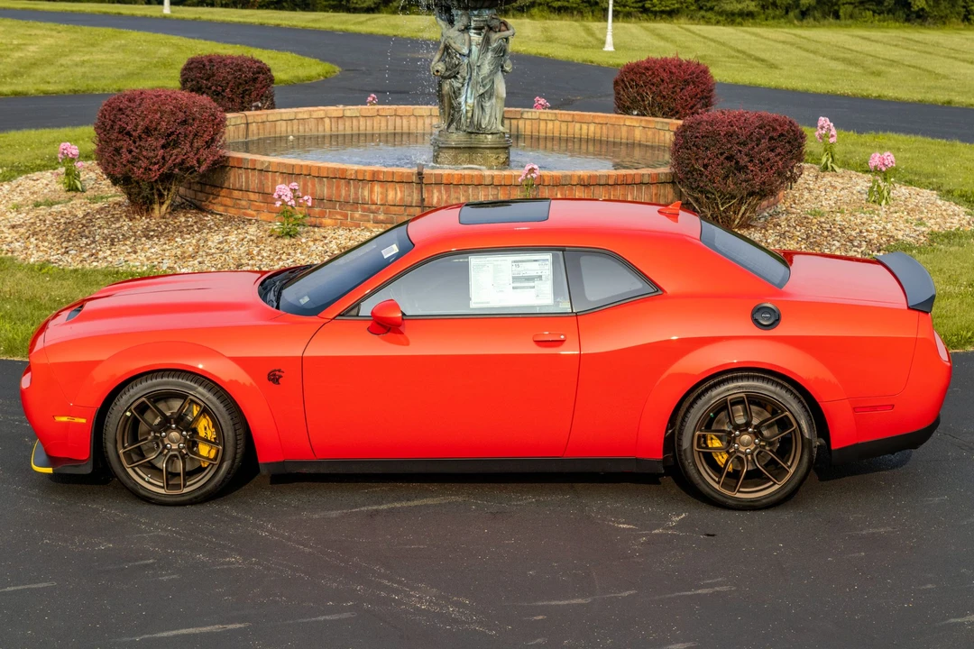 2023 Dodge Challenger SRT Hellcat 3rd Gen - Image 19 of 31